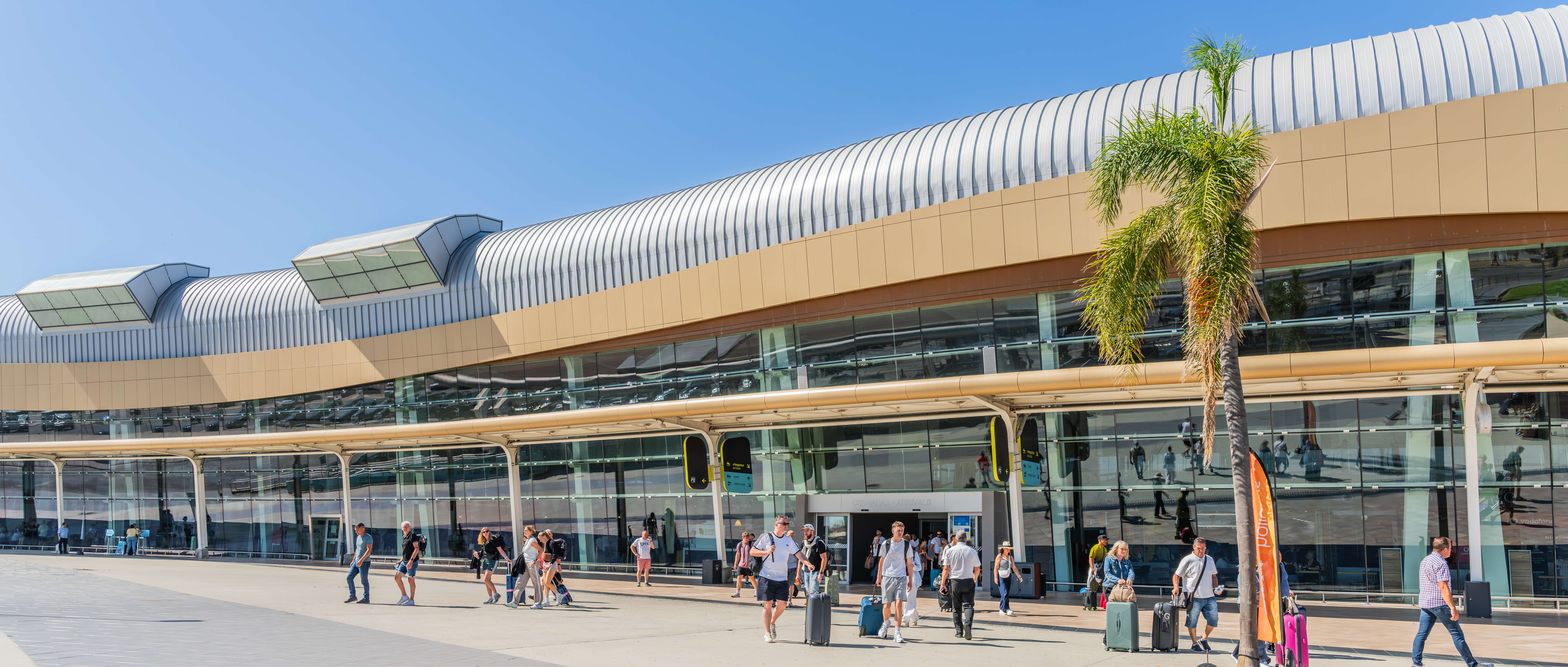 Faro Airport curside